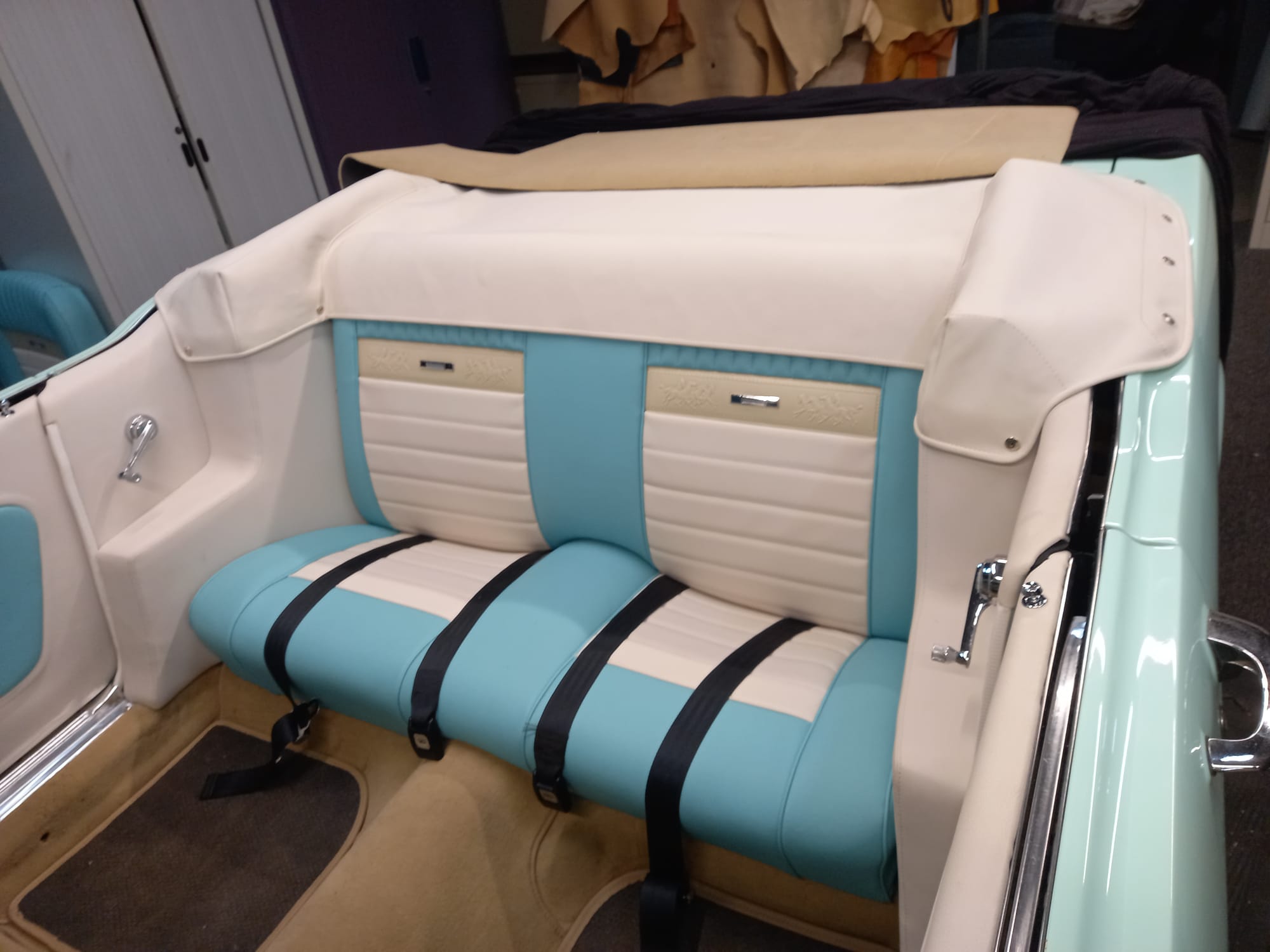 Banquette arrière et habillage de porte